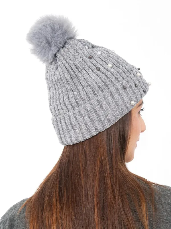 Wool_Knit_Beanie_With_Pom