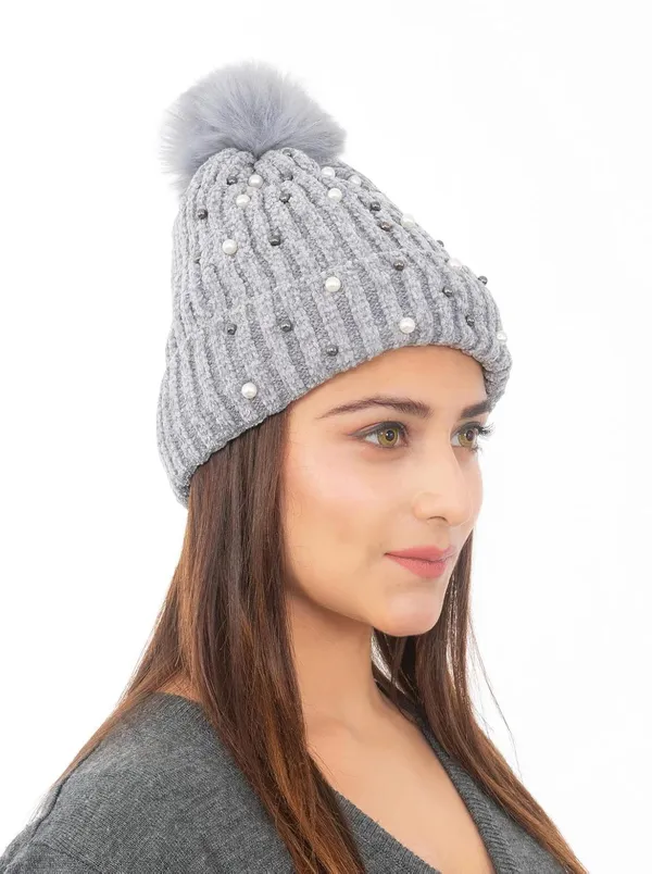 Wool_Knit_Beanie_With_Pom