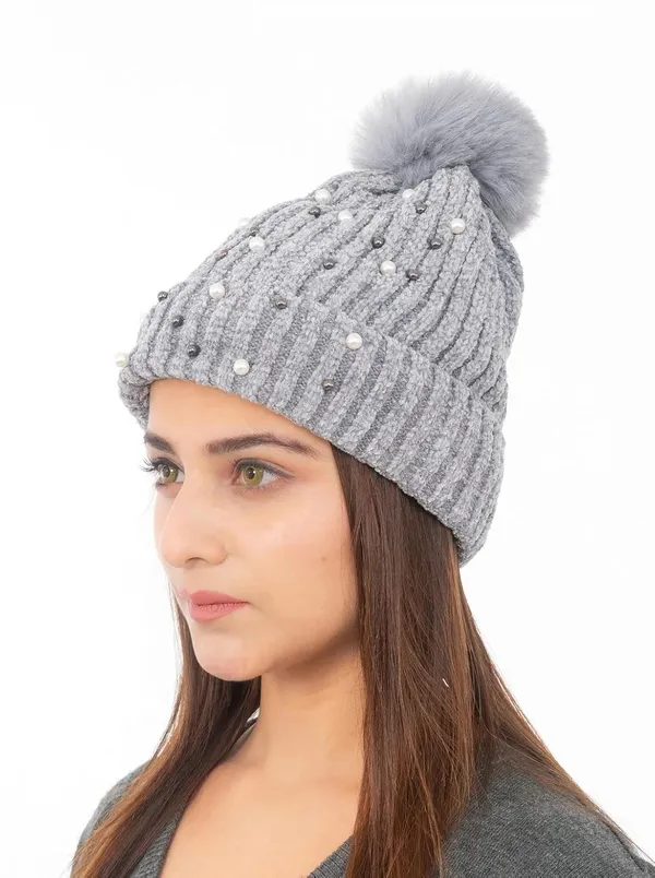 Wool_Knit_Beanie_With_Pom