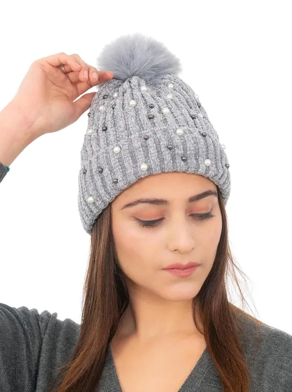 Wool_Knit_Beanie_With_Pom