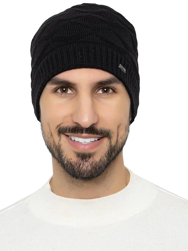 Woolen_Skull_Beanie_Cap_With_Fur_Lining