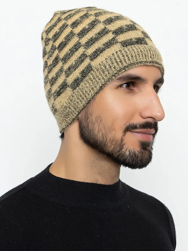 Woolen_Skull_Beanie_Cap_With_Fur_Lining
