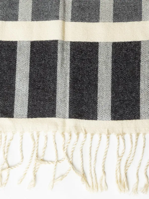 Woolen_Acrylic_Muffler