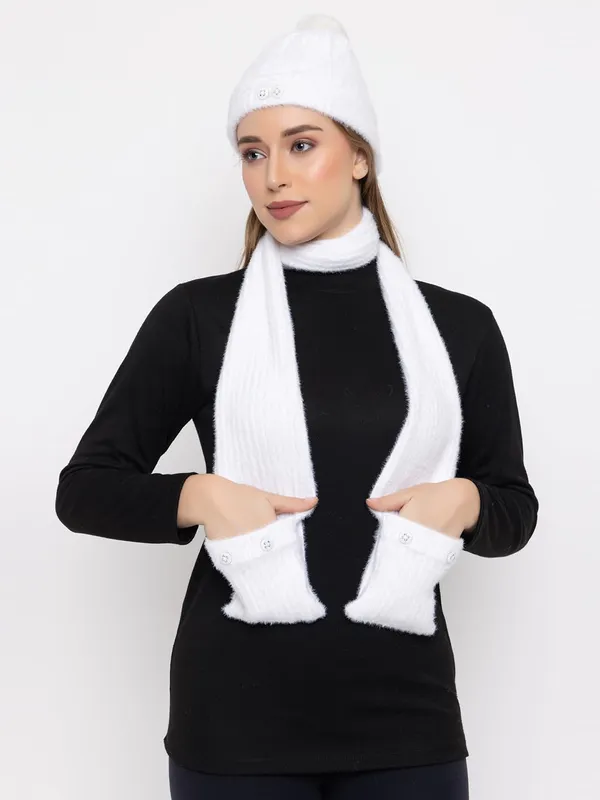 Women_Woolen_Cap_And_Muffler_Set