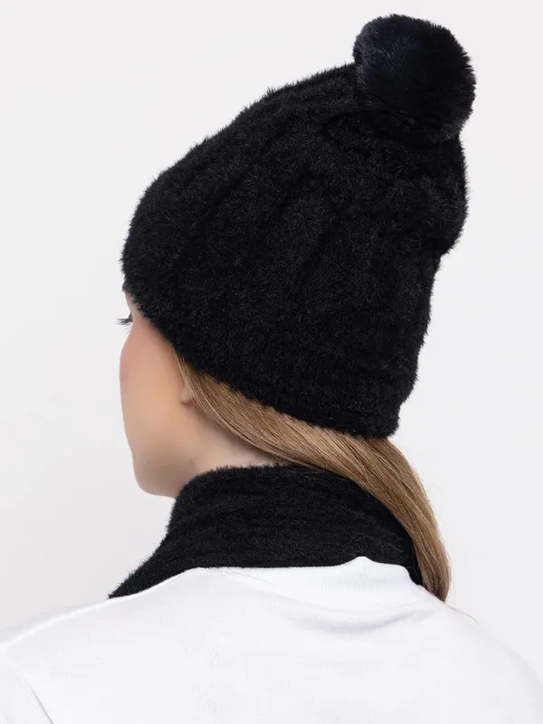 Women_Woolen_Cap_And_Muffler_Set