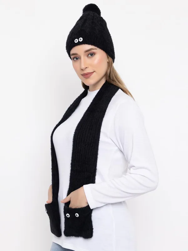 Women_Woolen_Cap_And_Muffler_Set