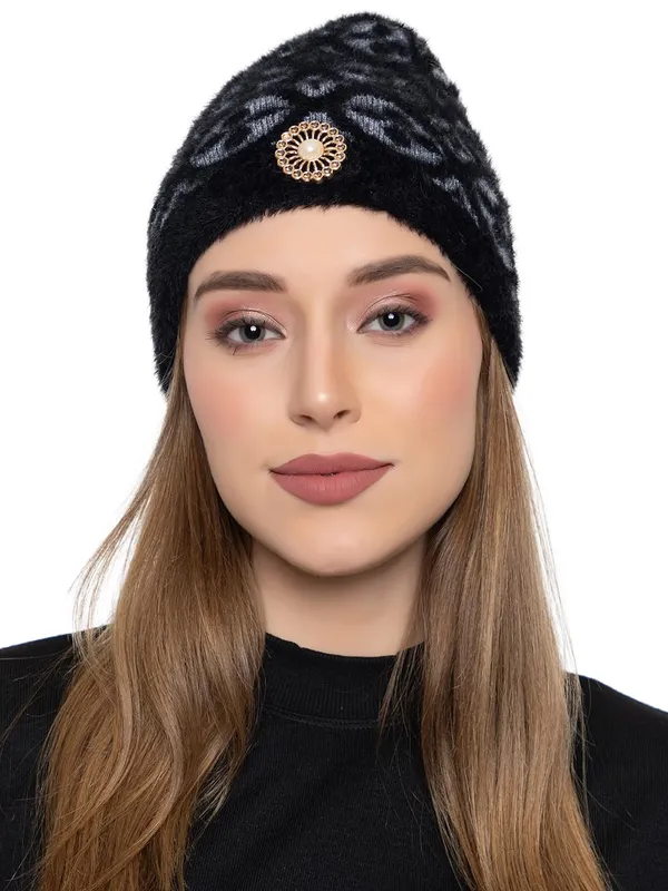 Women_Woolen_Beanie_Cap_With_Fur_Lining