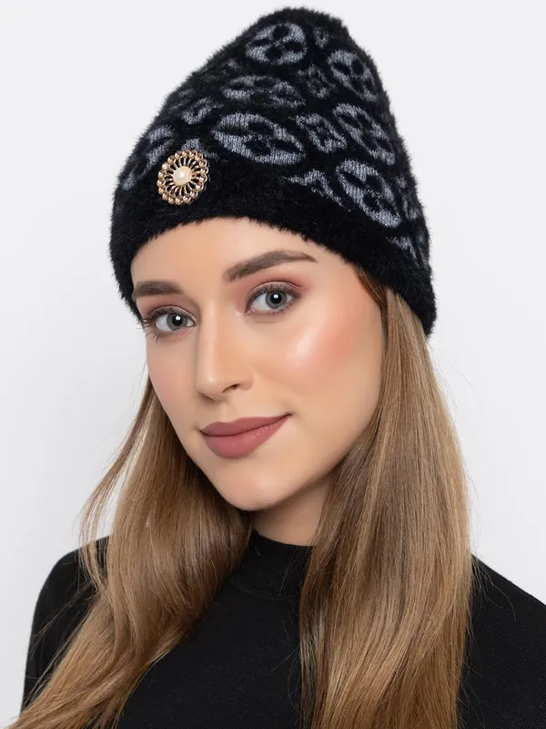 Women_Woolen_Beanie_Cap_With_Fur_Lining
