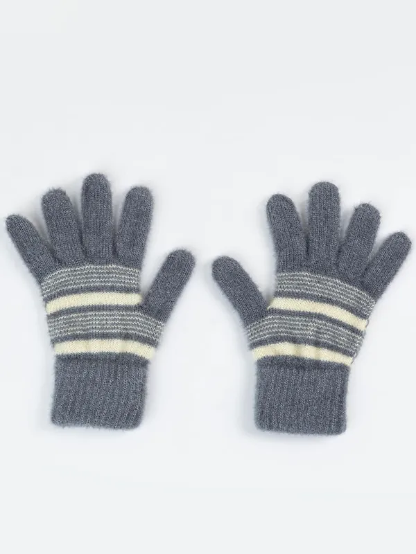 Women_S_Knitted_Beanie_Cap_With_Scarf_And_Gloves_Set