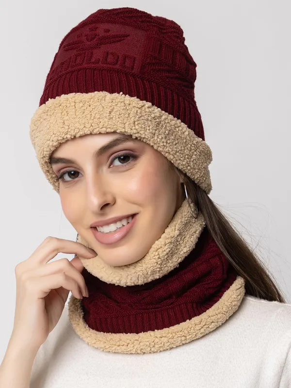 Knit_Beanie_And_Neck_Warmer_Set_With_Fur_Lining