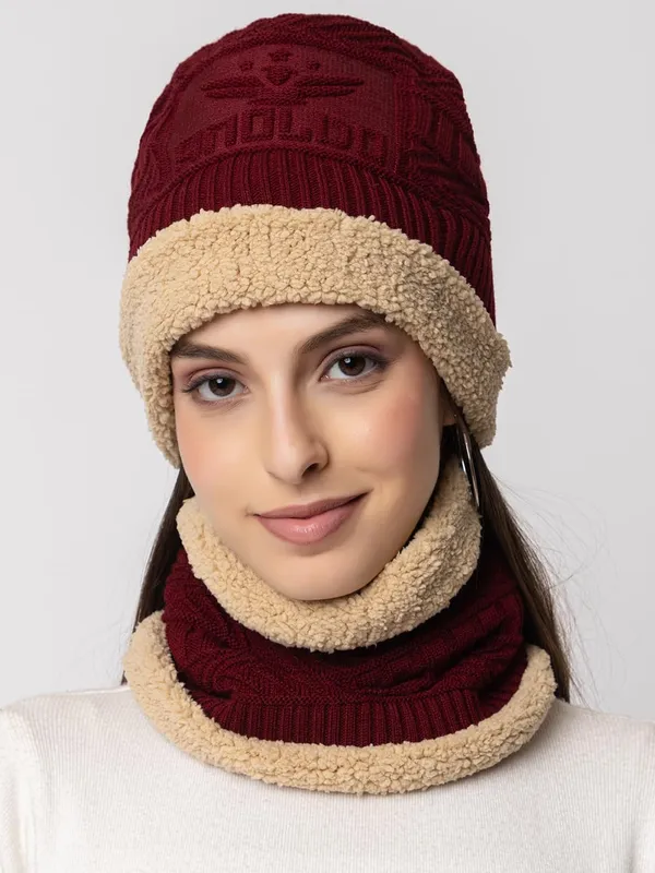 Knit_Beanie_And_Neck_Warmer_Set_With_Fur_Lining