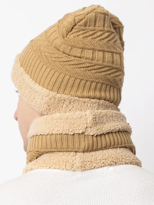 Woolen_Knit_Beanie_And_Neck_Warmer_Set