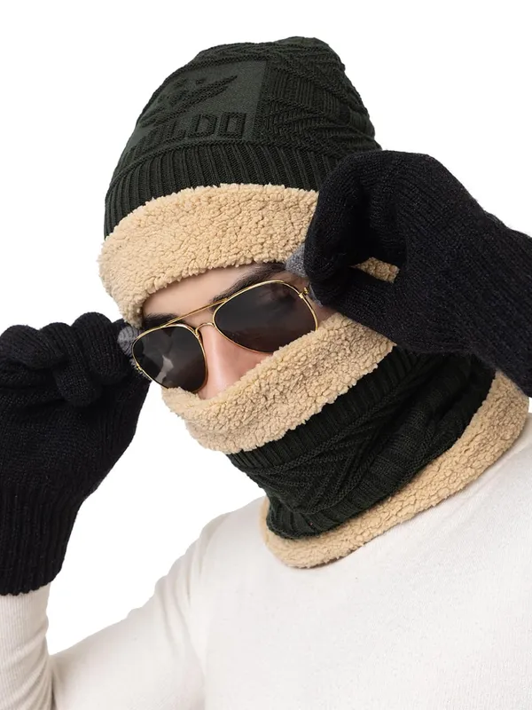 Woolen_Knit_Beanie_And_Neck_Warmer_Set