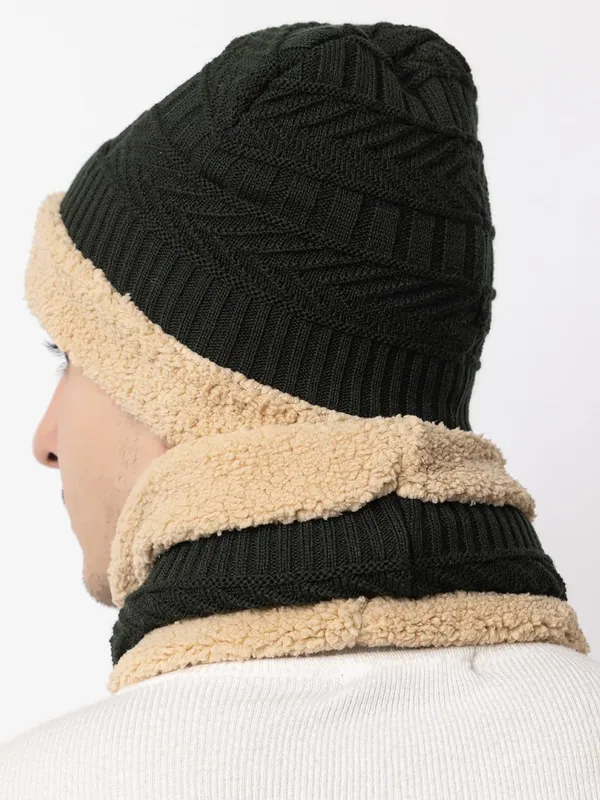 Woolen_Knit_Beanie_And_Neck_Warmer_Set