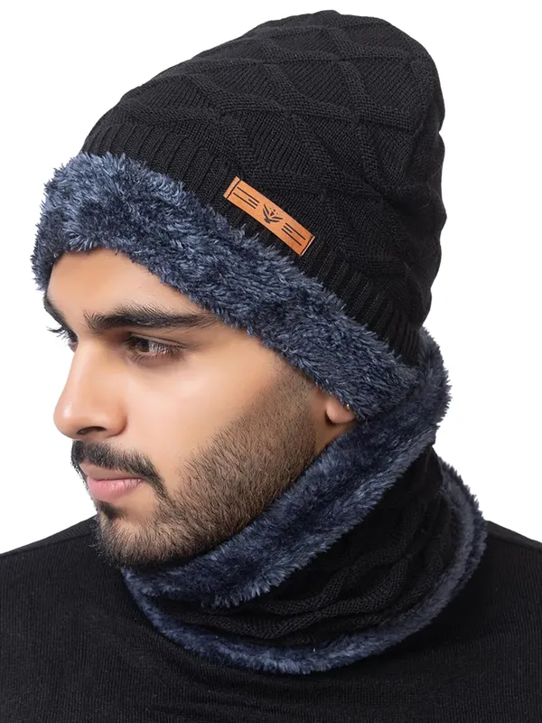 Unisex_Beanie_And_Neck_Warmer_Set_With_Fur_Lining