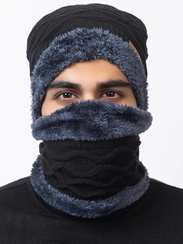 Unisex_Beanie_And_Neck_Warmer_Set_With_Fur_Lining