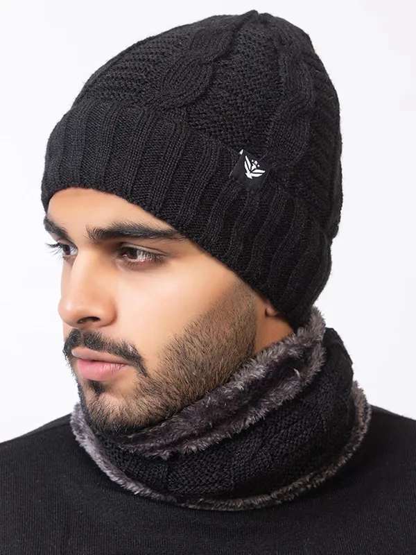 Knit_Beanie_Cap_And_Neck_Warmer_Set_With_Fur_Lining