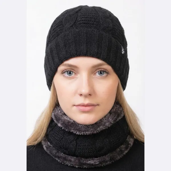 Knit_Beanie_Cap_And_Neck_Warmer_Set_With_Fur_Lining