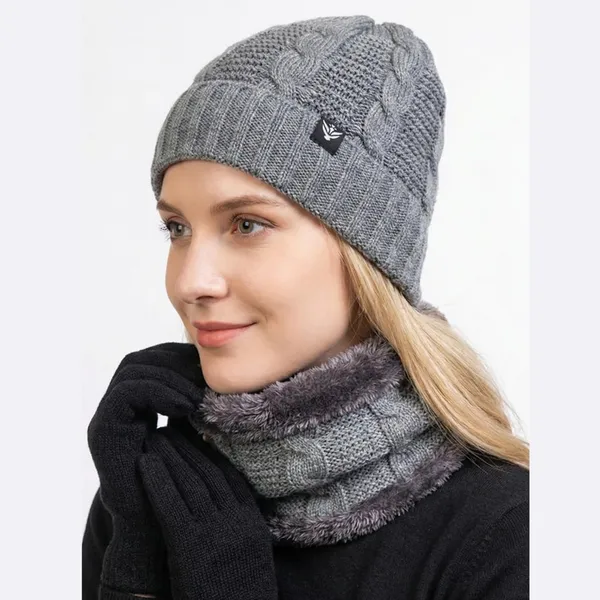 Woolen_Knit_Beanie_And_Neck_Warmer_Set_With_Fur_Lining