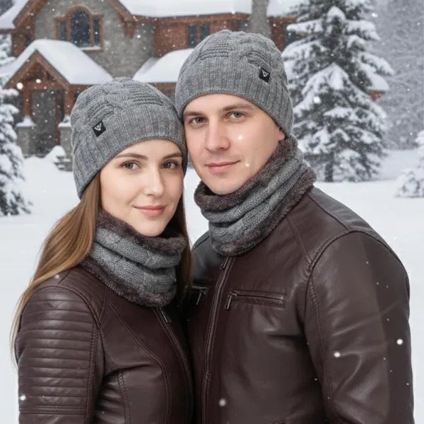 Woolen_Knit_Beanie_And_Neck_Warmer_Set_With_Fur_Lining