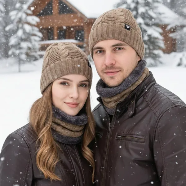 Woolen_Knit_Beanie_And_Neck_Warmer_Set_With_Fur_Lining