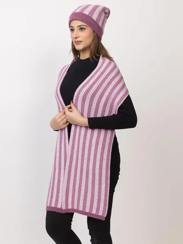 Women_S_Knitted_Scarf_And_Beanie_Set
