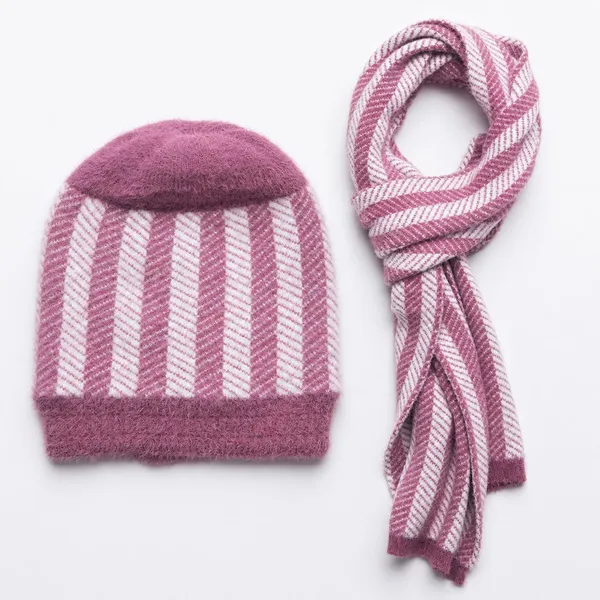 Women_S_Knitted_Scarf_And_Beanie_Set