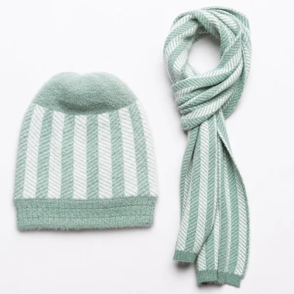 Women_S_Knitted_Scarf_And_Beanie_Set
