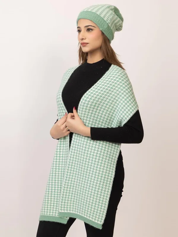 Winter_Knitted_Scarf_And_Beanie_Set_For_Women