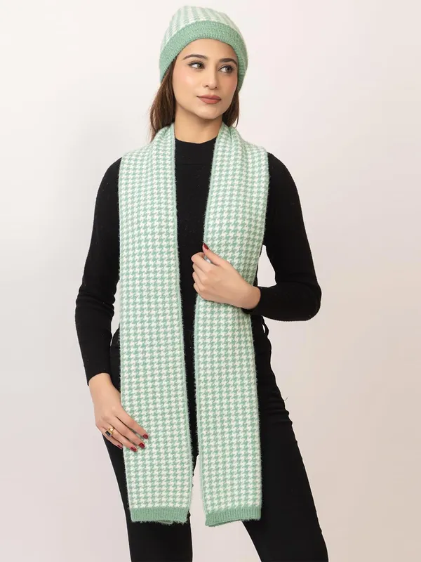 Winter_Knitted_Scarf_And_Beanie_Set_For_Women