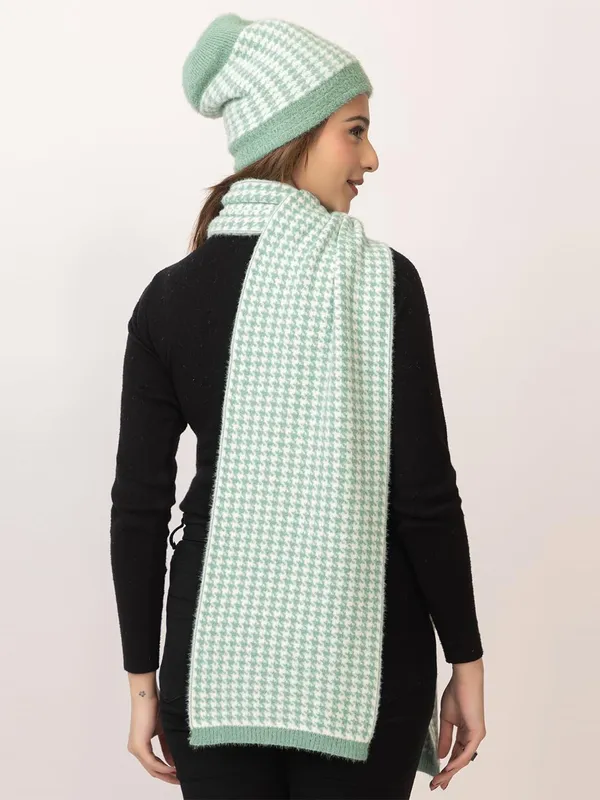 Winter_Knitted_Scarf_And_Beanie_Set_For_Women