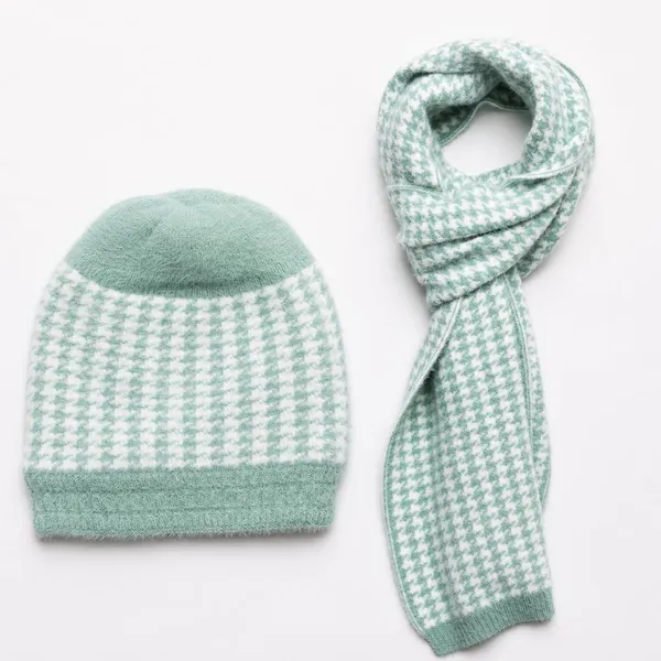 Winter_Knitted_Scarf_And_Beanie_Set_For_Women