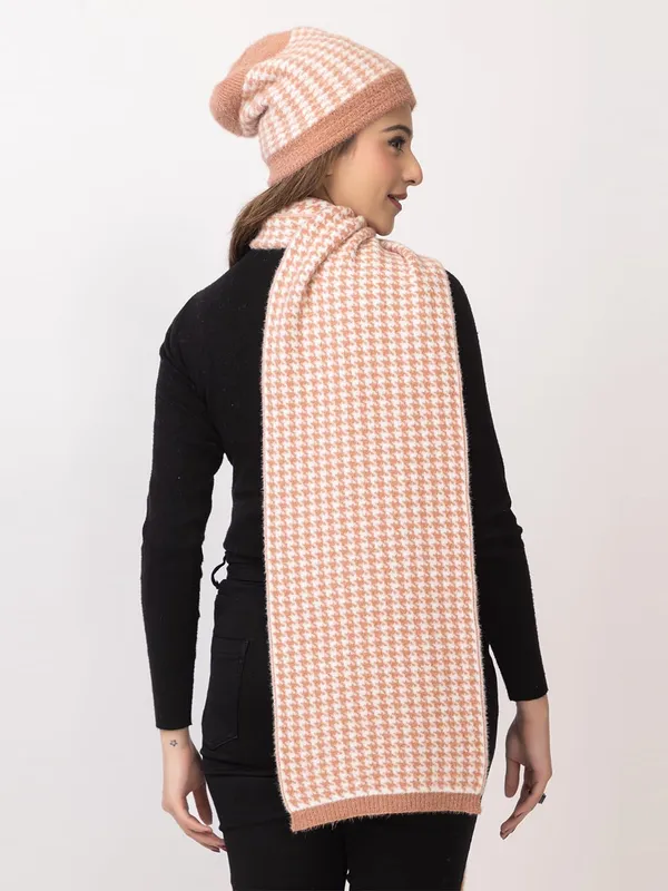 Knitted_Scarf_And_Beanie_Set_For_Women