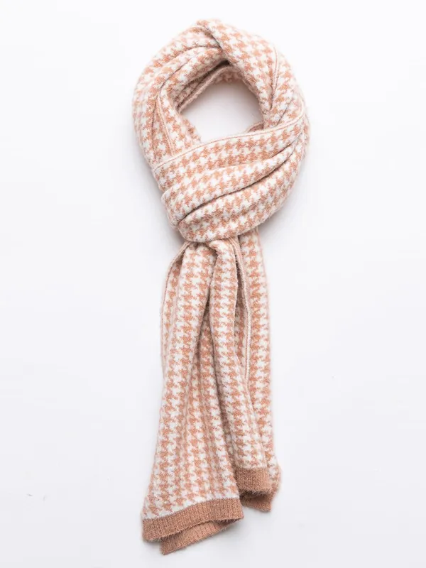 Knitted_Scarf_And_Beanie_Set_For_Women