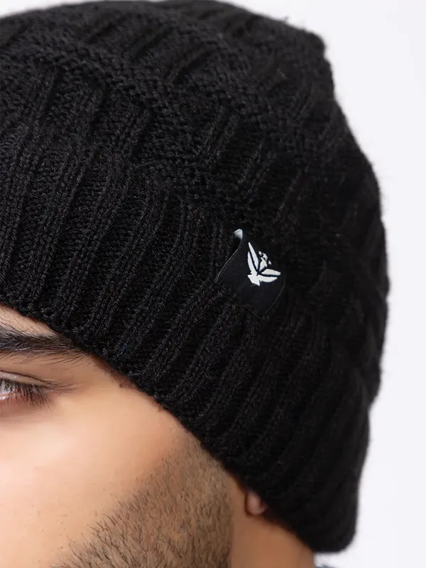 Woolen_Skull_Beanie_Cap_With_Fur_Lining