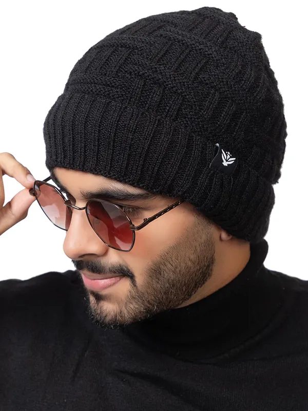 Woolen_Skull_Beanie_Cap_With_Fur_Lining