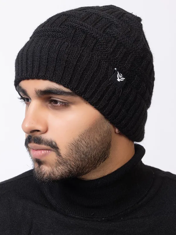 Woolen_Skull_Beanie_Cap_With_Fur_Lining