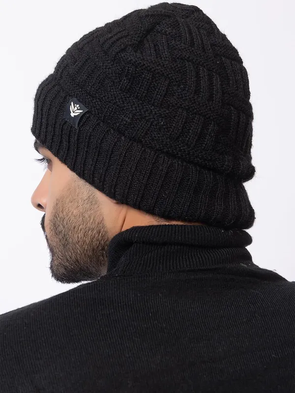 Woolen_Skull_Beanie_Cap_With_Fur_Lining