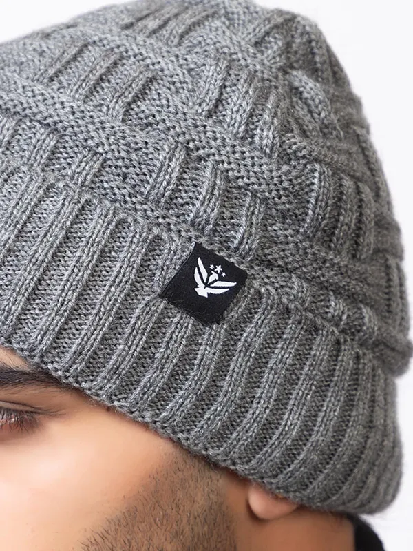 Woolen_Skull_Beanie_Cap_With_Fur_Lining