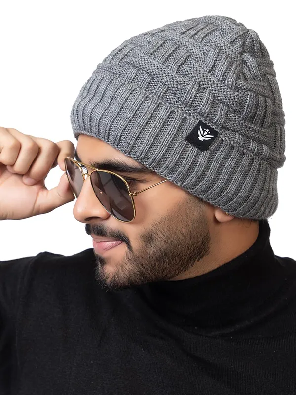 Woolen_Skull_Beanie_Cap_With_Fur_Lining