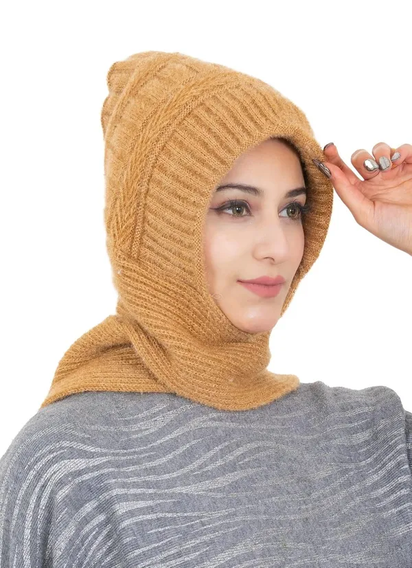 Women_S_Woolen_Cap_With_Attached_Scarf