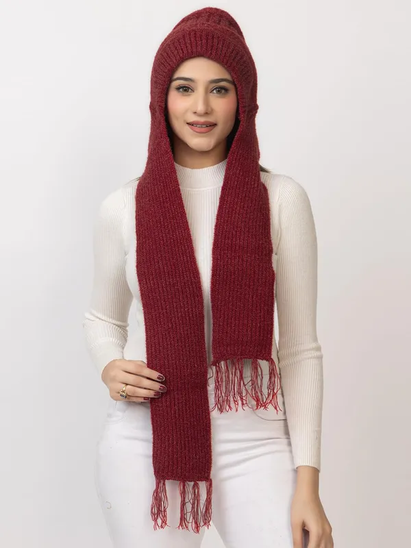 Women_S_Woolen_Cap_With_Attached_Scarf