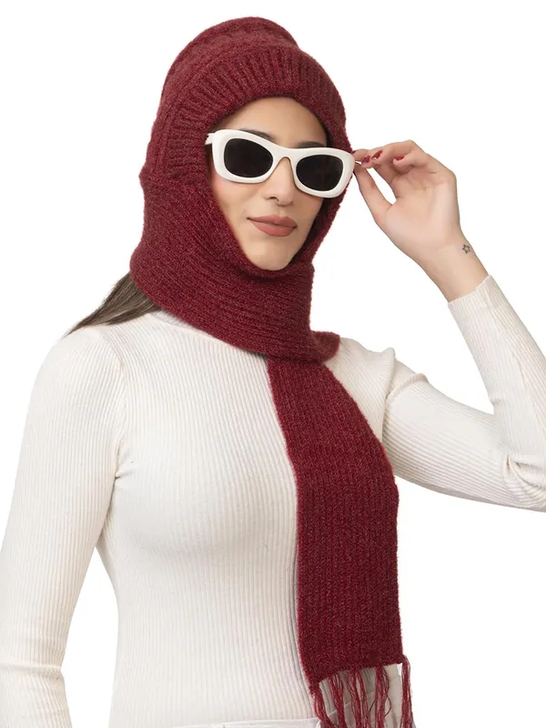 Women_S_Woolen_Cap_With_Attached_Scarf