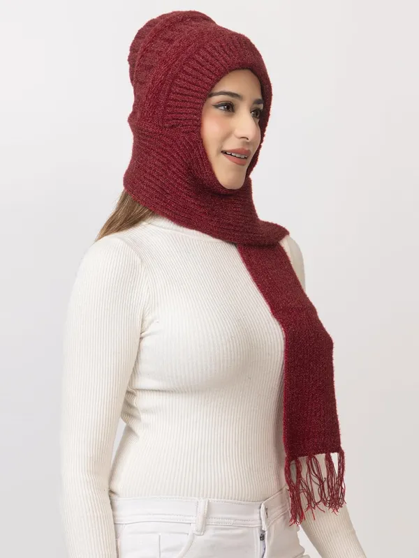 Women_S_Woolen_Cap_With_Attached_Scarf