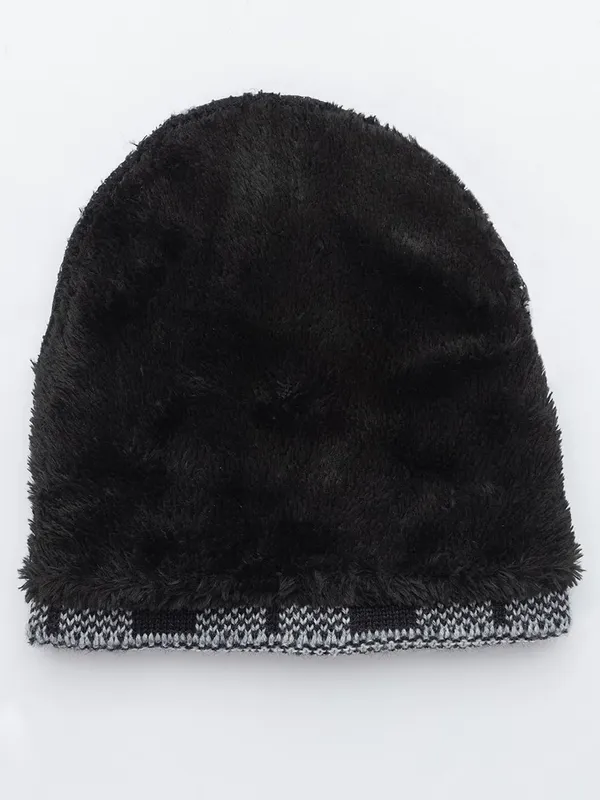 Woolen_Skull_Beanie_Cap_With_Fur_Lining