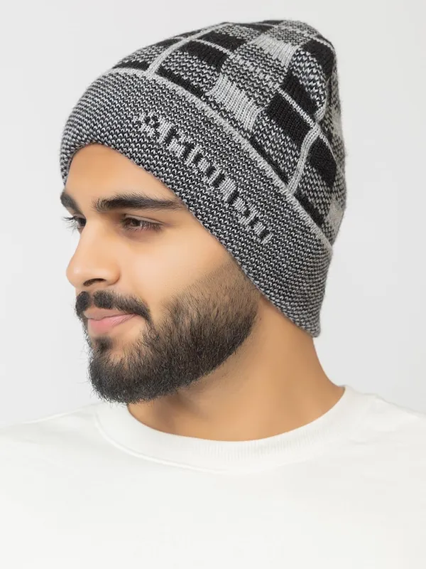Woolen_Skull_Beanie_Cap_With_Fur_Lining
