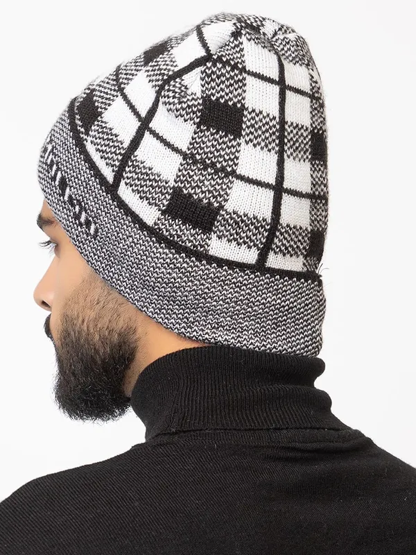 Woolen_Skull_Beanie_Cap_With_Fur_Lining