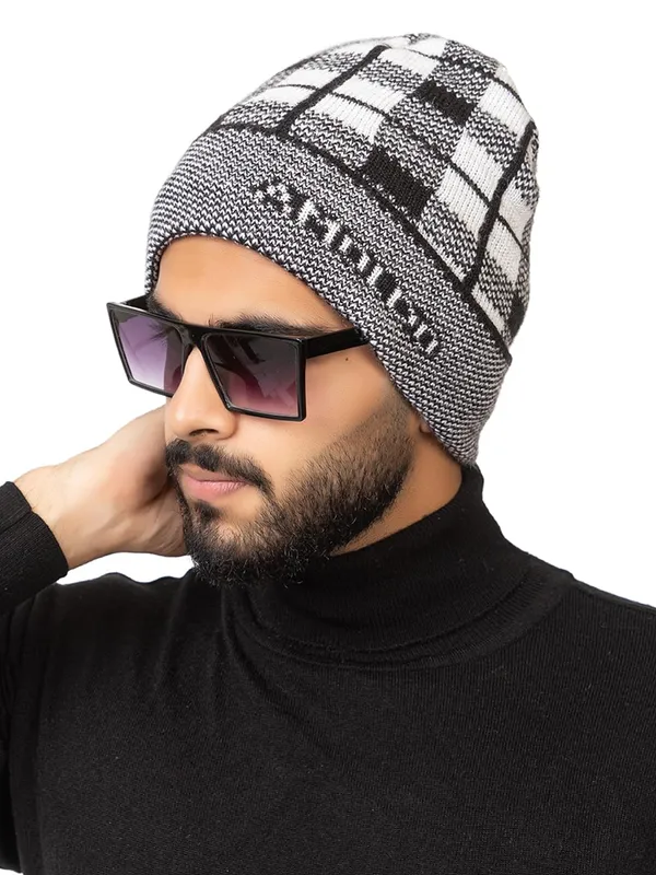 Woolen_Skull_Beanie_Cap_With_Fur_Lining