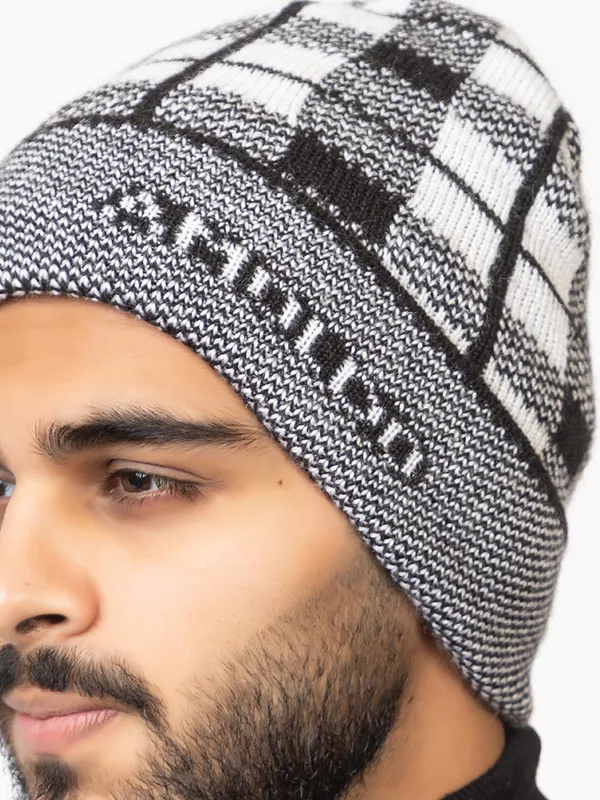Woolen_Skull_Beanie_Cap_With_Fur_Lining