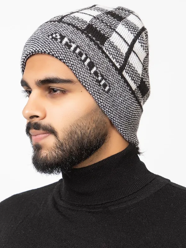 Woolen_Skull_Beanie_Cap_With_Fur_Lining